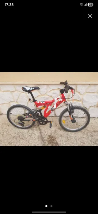 Bicicleta infantil roja