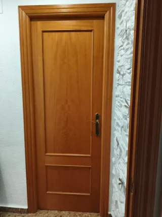 Puertas de madera interiores