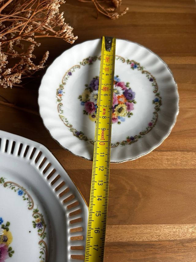 Juego de platos de porcelana floral