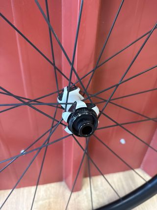 Juego Ruedas Dt Swiss ERC1600 Carbono