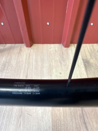 Juego Ruedas Dt Swiss ERC1600 Carbono