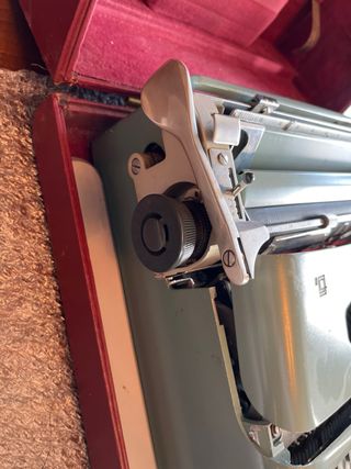 Máquina de escribir Olivetti Studio 44