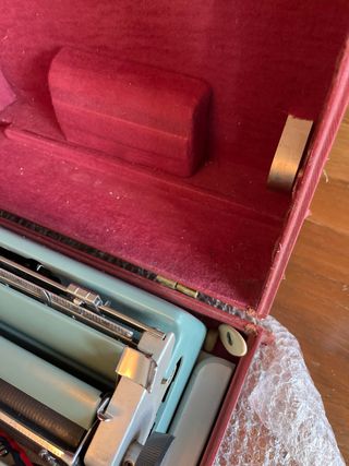 Máquina de escribir Olivetti Studio 44