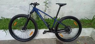 Bicicleta da montagna Trek Marlin 5 blu
