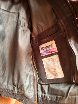 Cazadora Blauer Piel Negra. Toque desgastado.