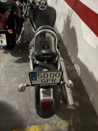 Hyosung Aquila 125 Negra Moto