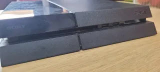 2 PS4 con un mando dualshock original y un HDMI