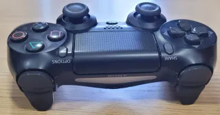 2 PS4 con un mando dualshock original y un HDMI