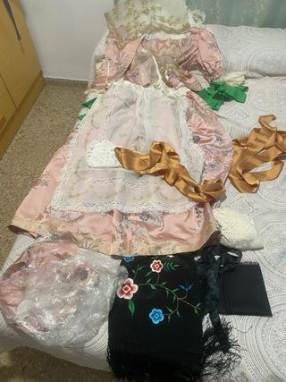 Traje de Fallera Rosa y Dorado