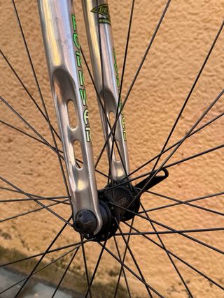 Bicicleta Morada Aluminio Lista para Rodar