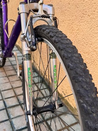 Bicicleta Morada Aluminio Lista para Rodar