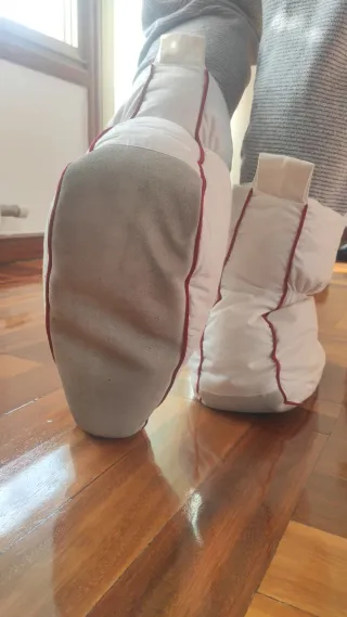 Patucos TempraKON plumas blancos