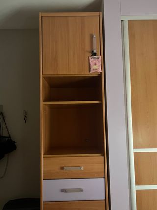 Mobile con 6 cassetti in legno e viola