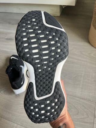 Zapatillas Nike Running Negras y Blancas