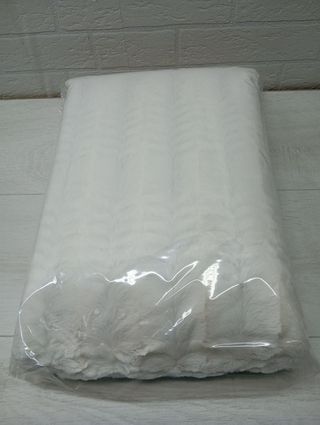 Manta arullo 150x200cm Amazon Basics