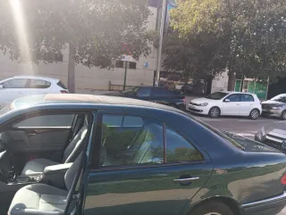 Mercedes-Benz 300turbodiesel 2025