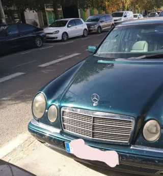 Mercedes-Benz 300turbodiesel 2025