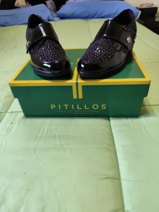 Zapatos Pitillos Negros y Dorados