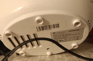 Humidificador azul y blanco