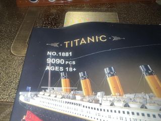 Barco Titanic tipo Lego