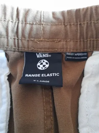 Pantalones chinos Vans marrones