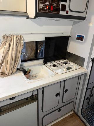 Mercedes-Benz 207D 1985