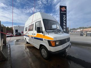 Mercedes-Benz 207D 1985