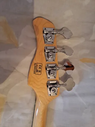 Sire Marcus Miller V7