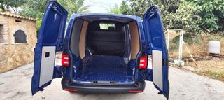 Volkswagen Transporter T6 Larga 2.0 TDI