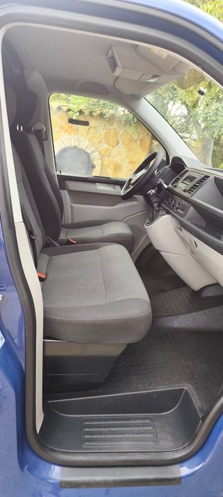 Volkswagen Transporter T6 Larga 2.0 TDI