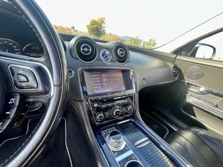 Jaguar XJ 5.0 V8 385 Portofolio 2011