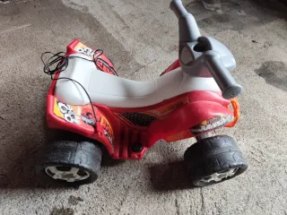 Quad eléctrico infantil