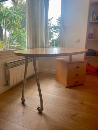 Mesa escritorio ovalada con cajonera