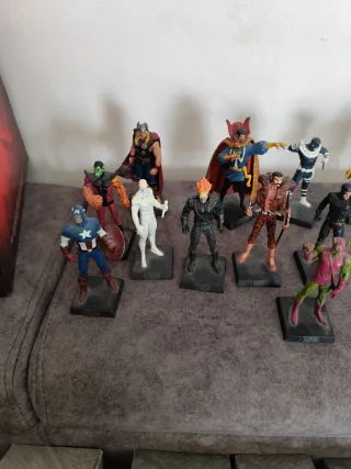 Figuras Marvel + Revistas