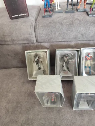 Figuras Marvel + Revistas