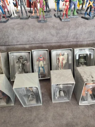 Figuras Marvel + Revistas