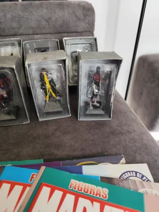 Figuras Marvel + Revistas