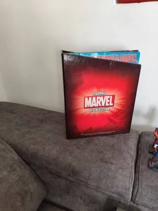Figuras Marvel + Revistas