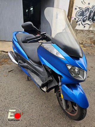 DOS Yamaha Majesty 400 (2006) Impecable