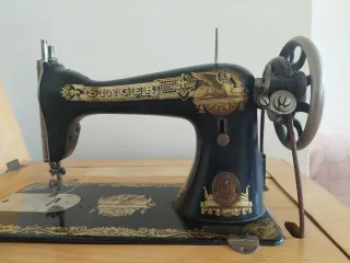 Máquina de coser Singer antigua