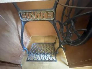 Máquina de coser Singer antigua