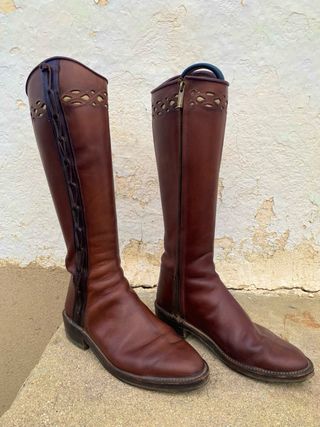 Botos camperos de cuero marrón