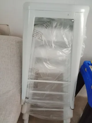 Taburetes blancos de plástico 30 cada uno