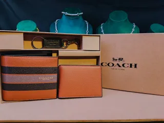 Set regalo Coach: Cartera y Llavero
