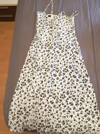 Vestido floral blanco y negro