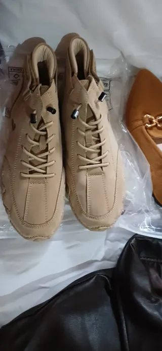 Zapatos de tacón y planos