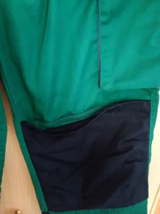 Pantalón de trabajo verde y negro