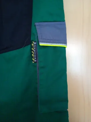 Pantalón de trabajo verde y negro