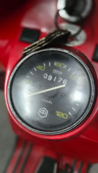 Piaggio Vespa 200E DN Roja