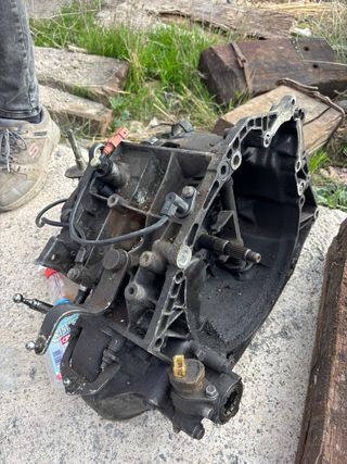 Caja 5V, culata, árboles de levas y más